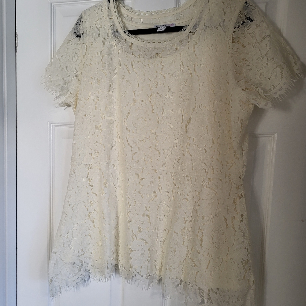 Isaac Mizrahi LIVE! Built in tank. Cream color. Size Large.